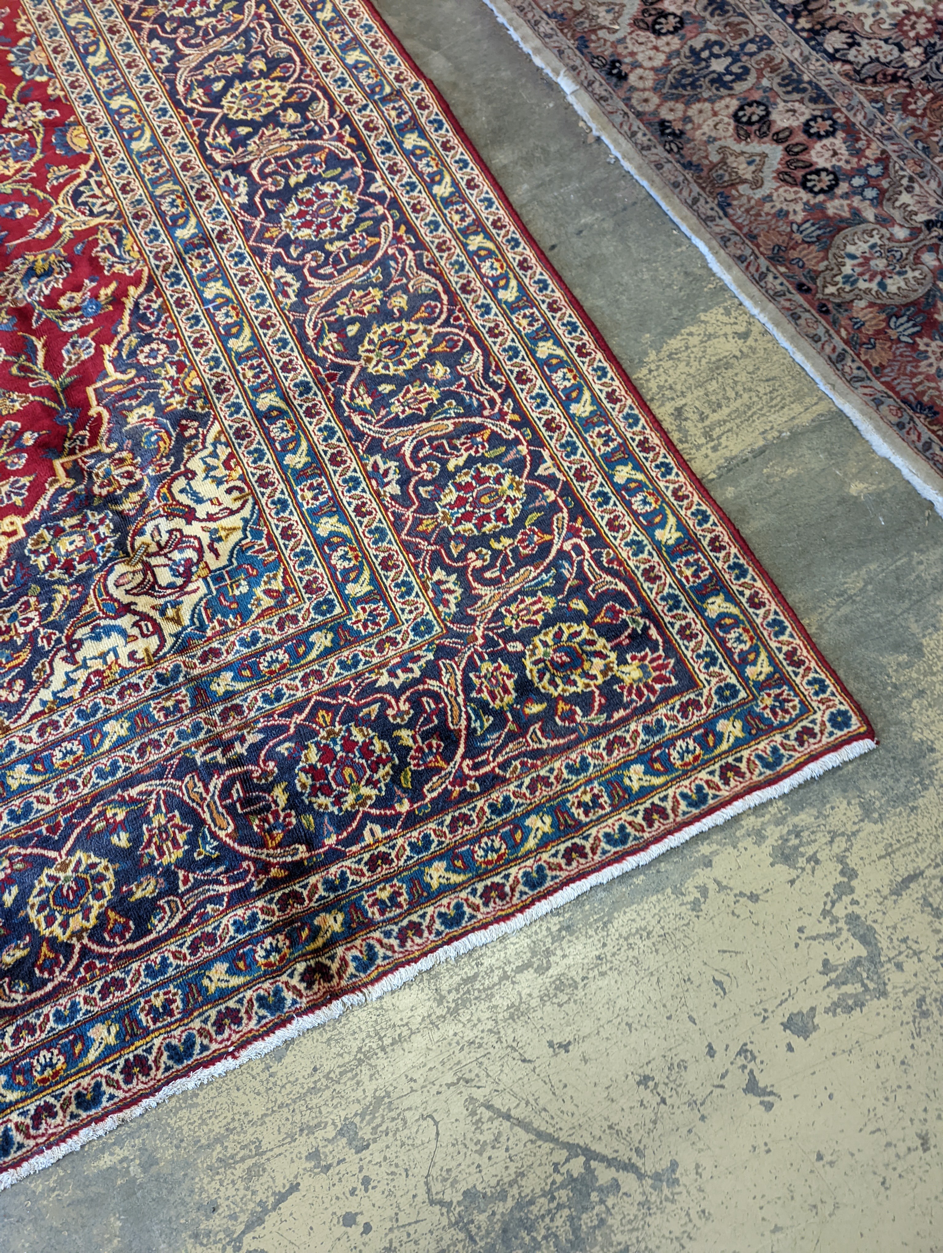 A Kashan carpet, 330 x 244cm